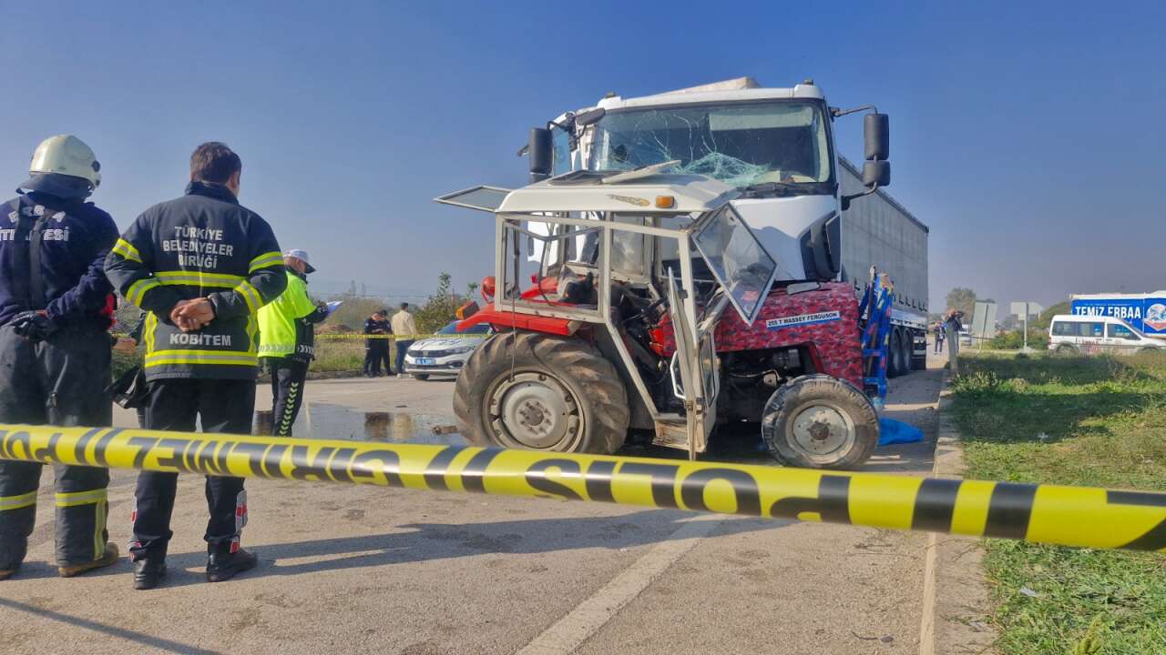 Askeri TIR traktörle çarpıştı! Karı koca hayatını kaybetti 6